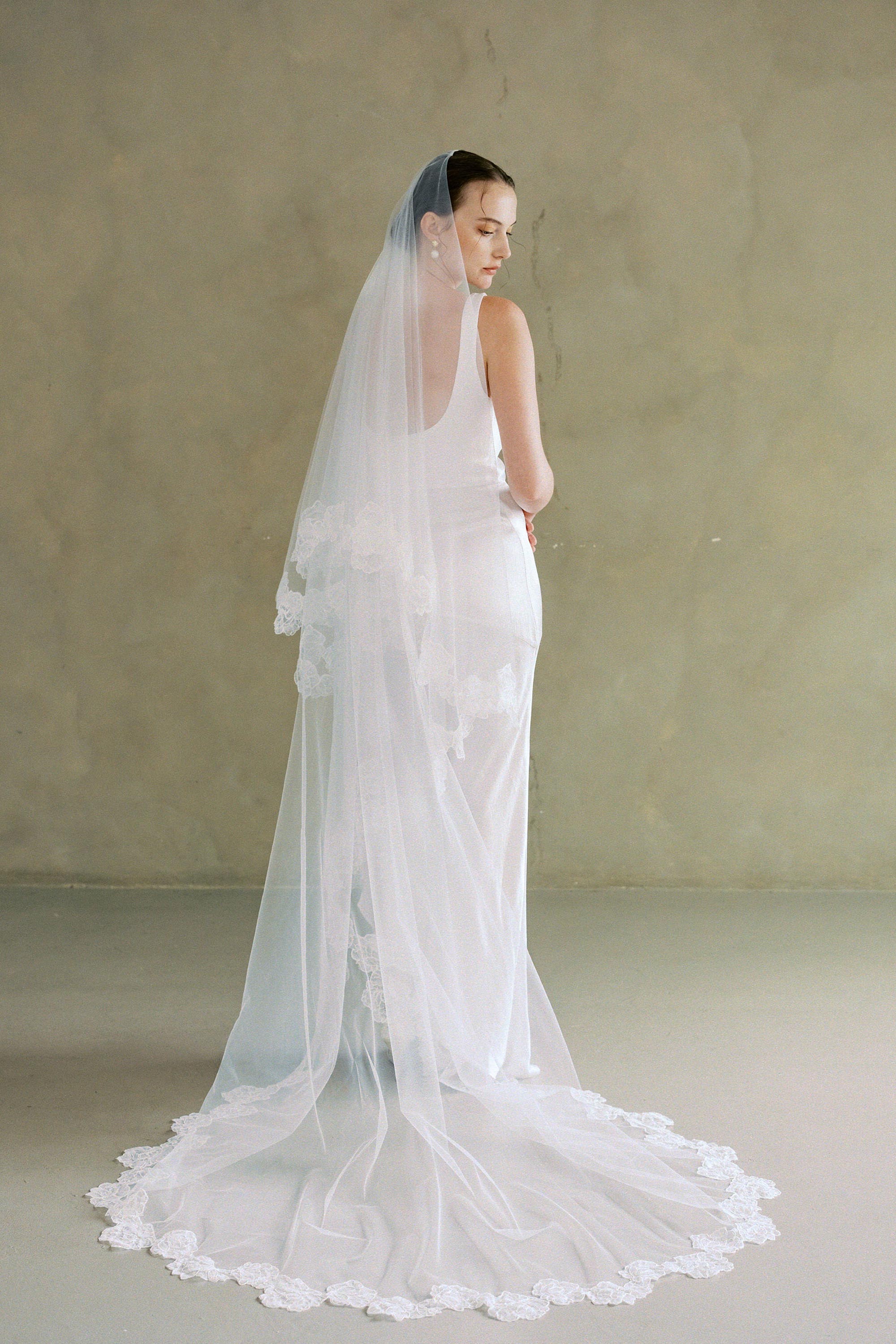 CORINNE II | Drop Veil with Lace Trim