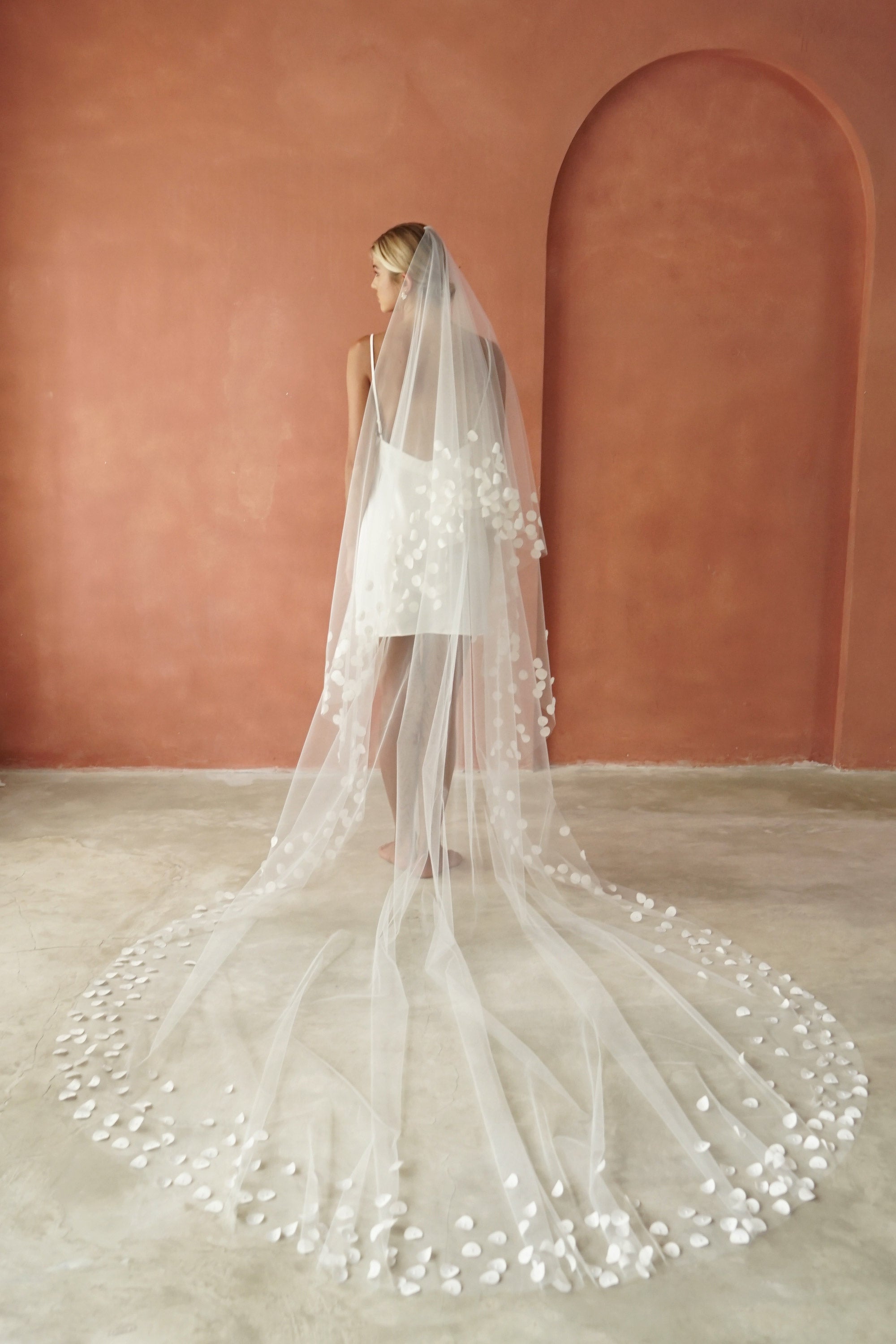 Two tier bridal deals veil